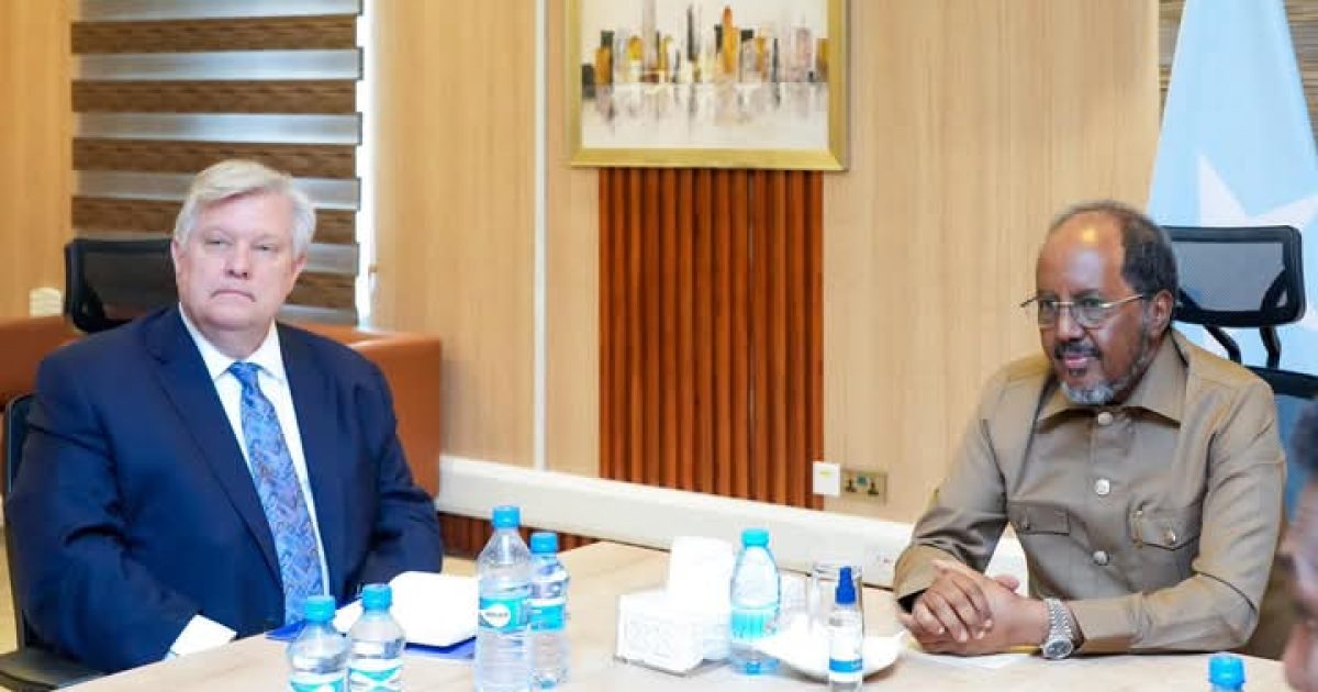 Madaxweynaha JFS oo la kulmay Taliyaha Ciidanka Mareykanka ee Afrika