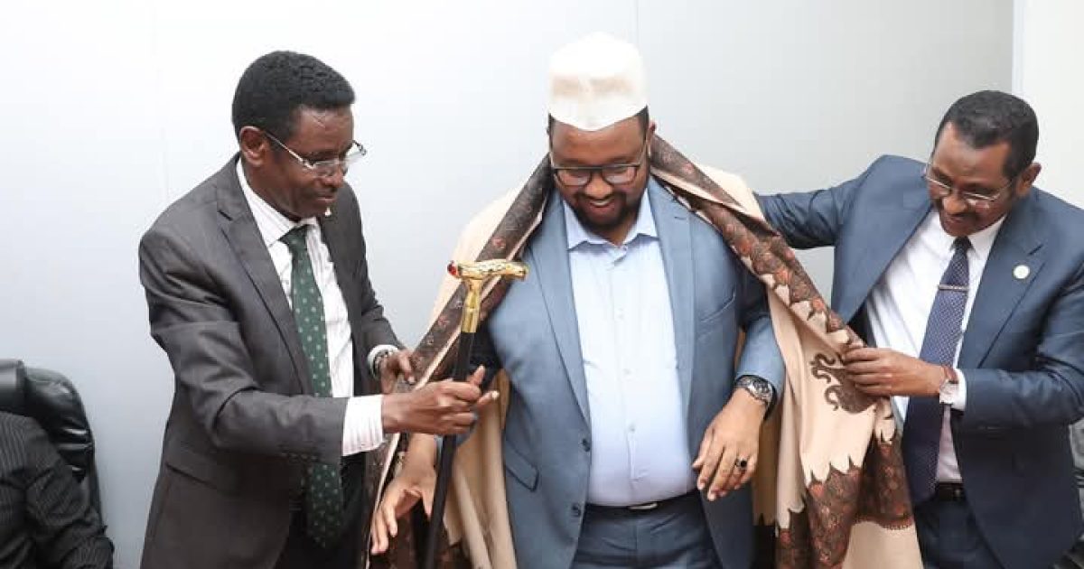 Hoggaamiyaha SSC Khaatumo oo la guddoonsiiyay Hadimo sharafeed