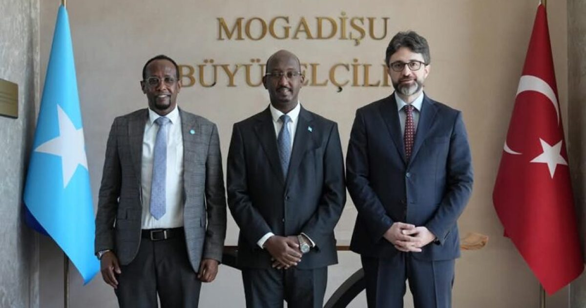 Wasiirka Kalluumeysiga Soomaaliya oo kulan Muqdisho kula qaatay Safiirka Turkiye