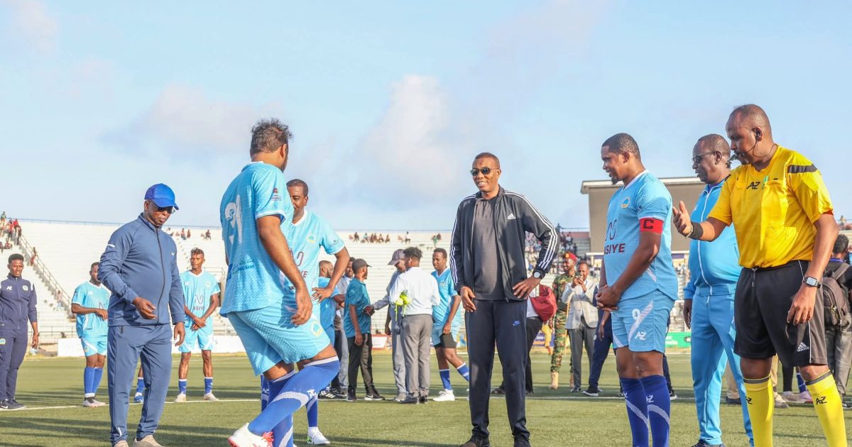 Ra’iisul Wasaare Xamsa oo ka qeybgalay daawashada cayaar muhiim ahayd