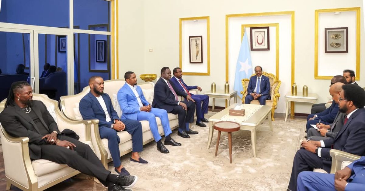 Madaxweyne Xasan Sheekh oo qaabilay Xiddihii Afrika ee Kubadda Cagta