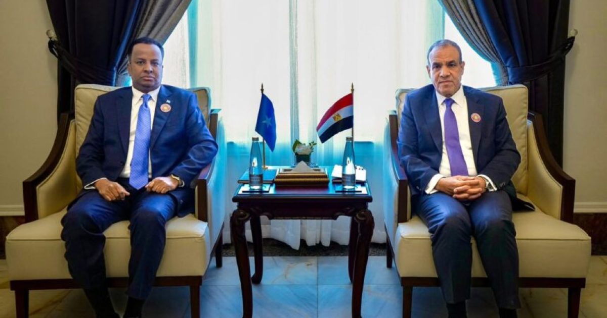 Wasiirka Arrimaha Dibadda Soomaaliya oo kulan la qaatay dhiggiisa dalka Masar 