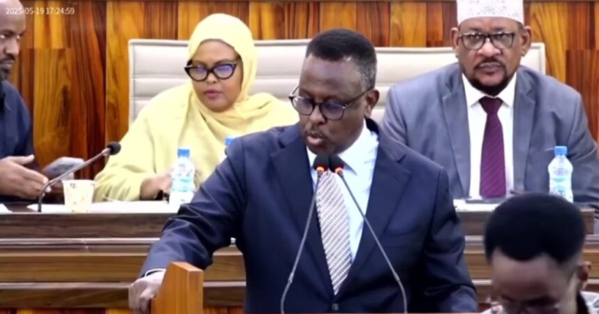 Wasiirka Cadaaladda oo Golaha Shacabka horgeeyay Hindise Sharciyeedka Iskaashiga Garsoorka Caalamiga ah