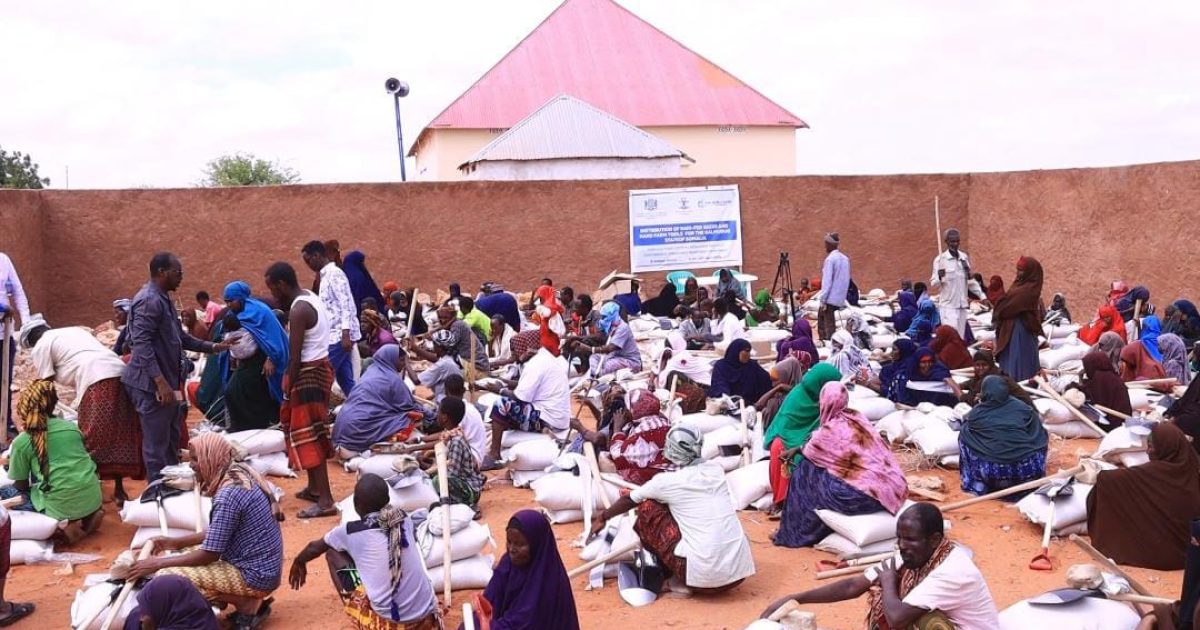 Wasaaradda Beeraha Galmudug oo dalagyo kula duwan u qeybisay qooysas ku sugan Gobolka Mudug