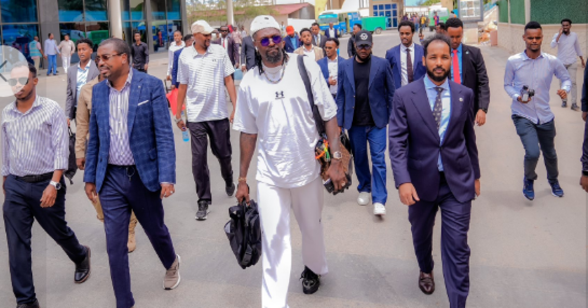 Wasiirka dhallinyarada XFS oo muqdisho kusoo dhoweeyay ciyaartooy caalami ah