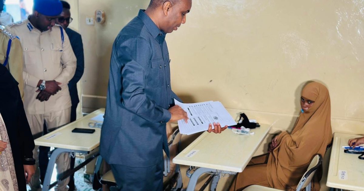 Raiisul Wasaaraha Xukuumadda JFS oo si rasmi ah u daahfuray imtixaanka shahaadiga ah ee dusiga sare