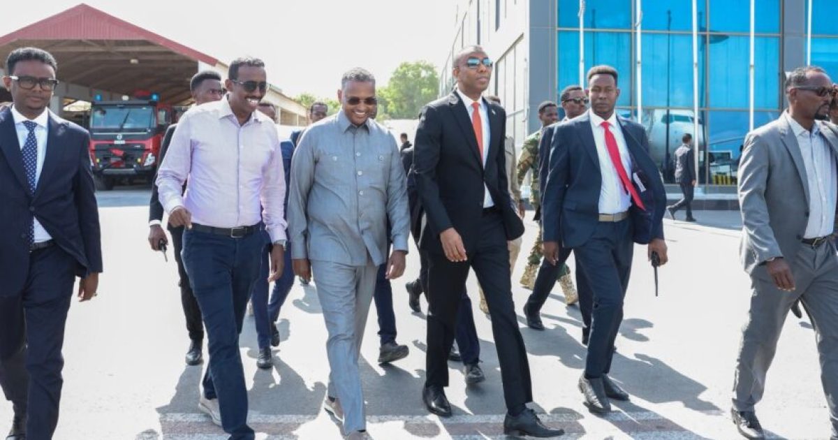 Ra’iisul Wasaare Xamsa oo u ambabaxay dalka Jabuuti