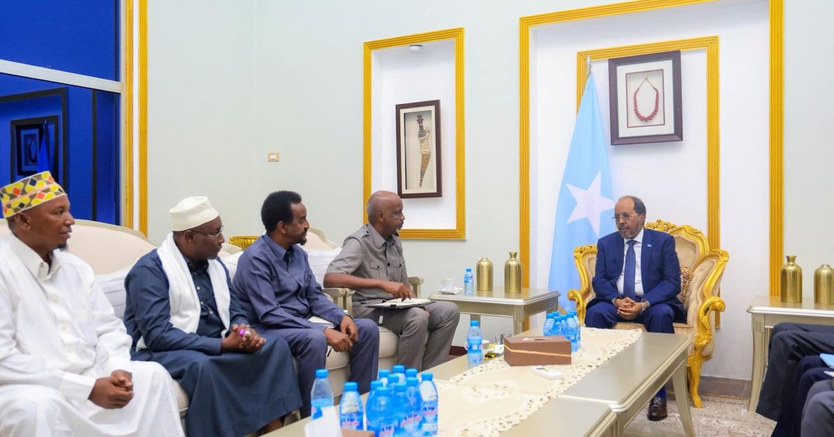 Madaxweyne Xasan Sheekh oo kulan la yeeshay Ururrada Bulshada Rayidka ah