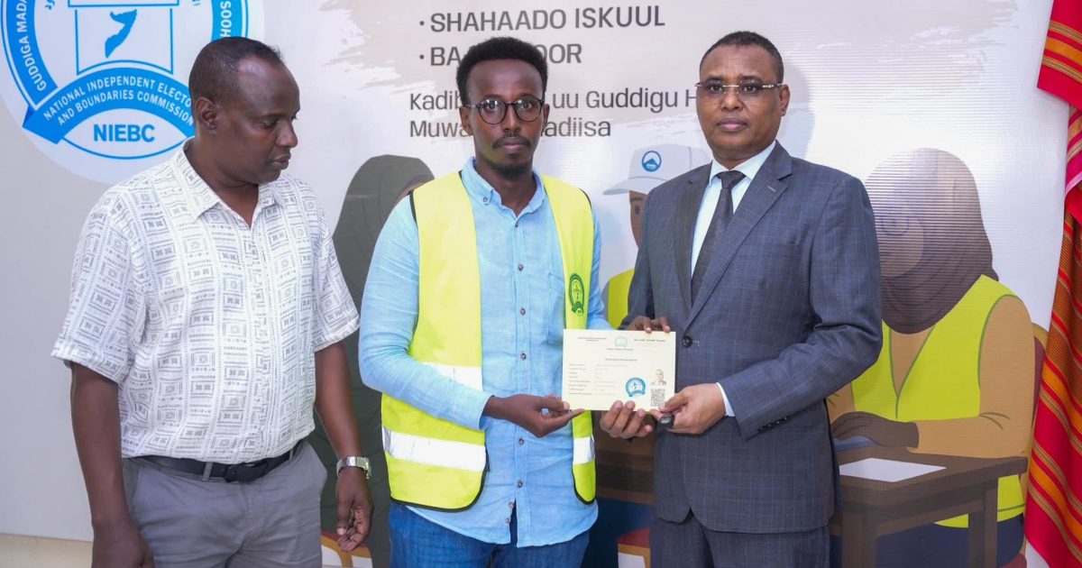 Ra’iisul Wasaare Ku-xigeenka Labaad oo ka qaatay Kaarka codeynta degmada Hodan