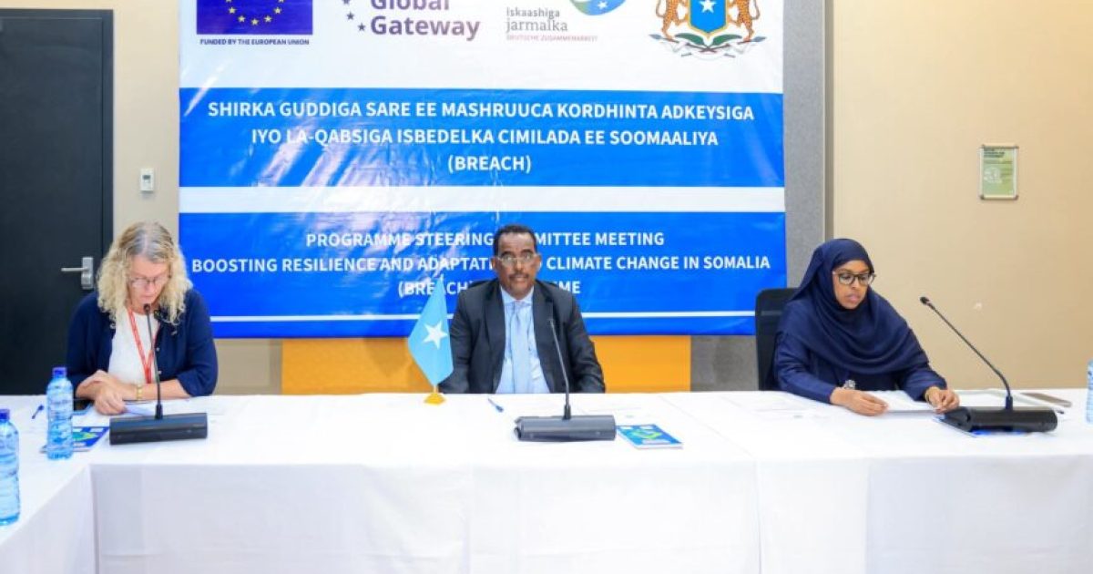 Wasiirka Arrimaha Gudaha oo furay Kulanka Guddiga Sare ee Mashruuca Kordhinta Adkeysiga Iyo La-qabsiga Isbedelka Cimillada