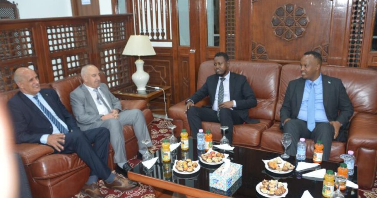 Wasiirka Shaqada iyo Arrimaha Bulshadda oo gaaray dalka Algeria