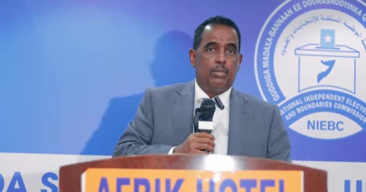 Wasiir Cali Xoosh “Dowladdu way dhistay Guddiga Doorashooyinka Qaranka balse ma fara-gelinayso shaqadooda.”