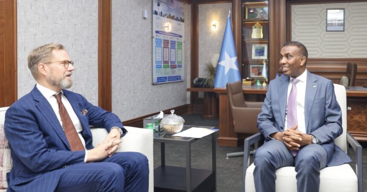 Ra’iisul Wasaare Xamsa oo xafiiskiisa kula qaatay Danjiraha dowladda Sweden u qaabilsan Soomaaliya