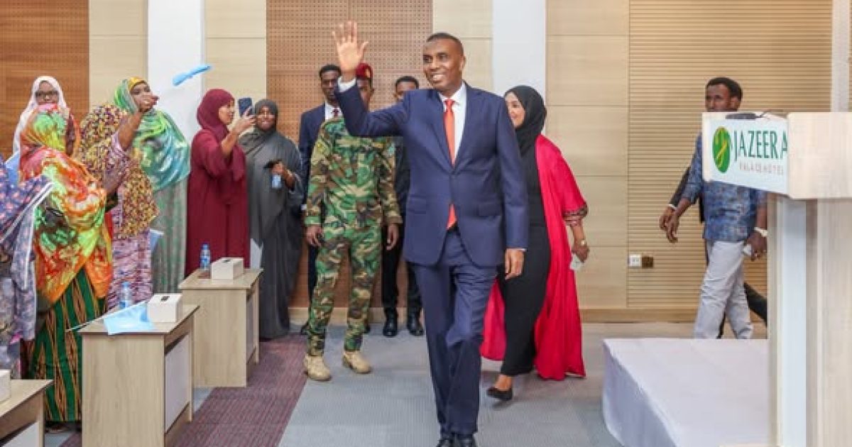 Ra’iisul Wasaare Xamse oo kulan la qaatay boqollaal haweenka Soomaaliyeed ka mid ah