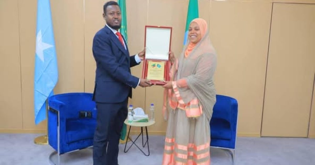 Wasiirka Shaqada XFS oo kulan la qaatay dhiggiiga dalka Itoobiya