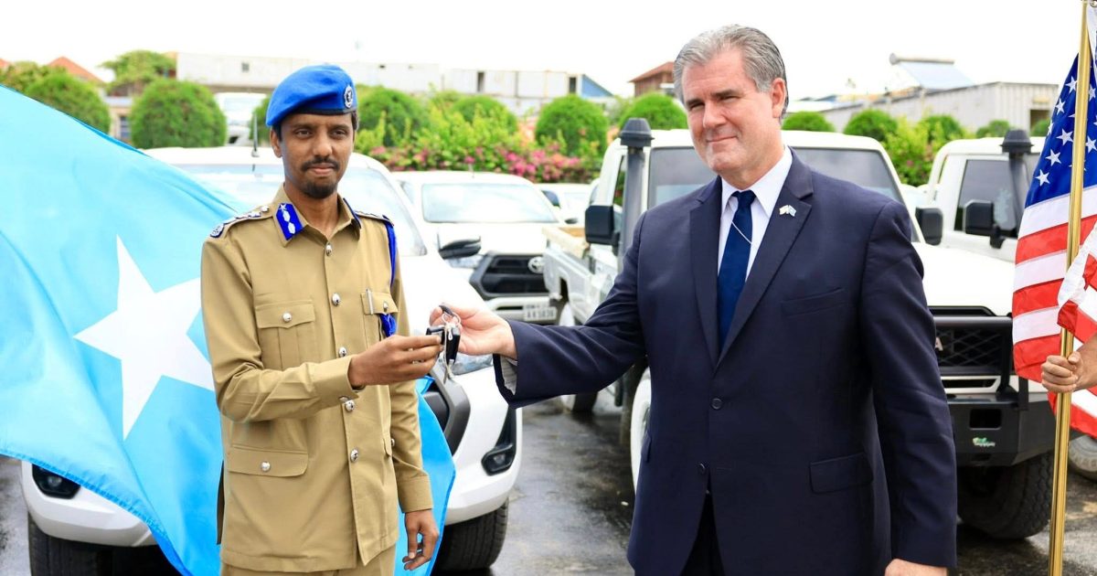 Taliyaha Ciidanka Booliska oo gaadiid kala wareegay Mareykanka