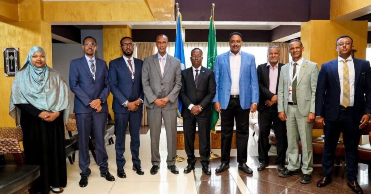 Wasiirka Beeraha XFS oo oo kulan la qaatay Xoghayaha Fulinta ee Urur Goboleedka IGAD