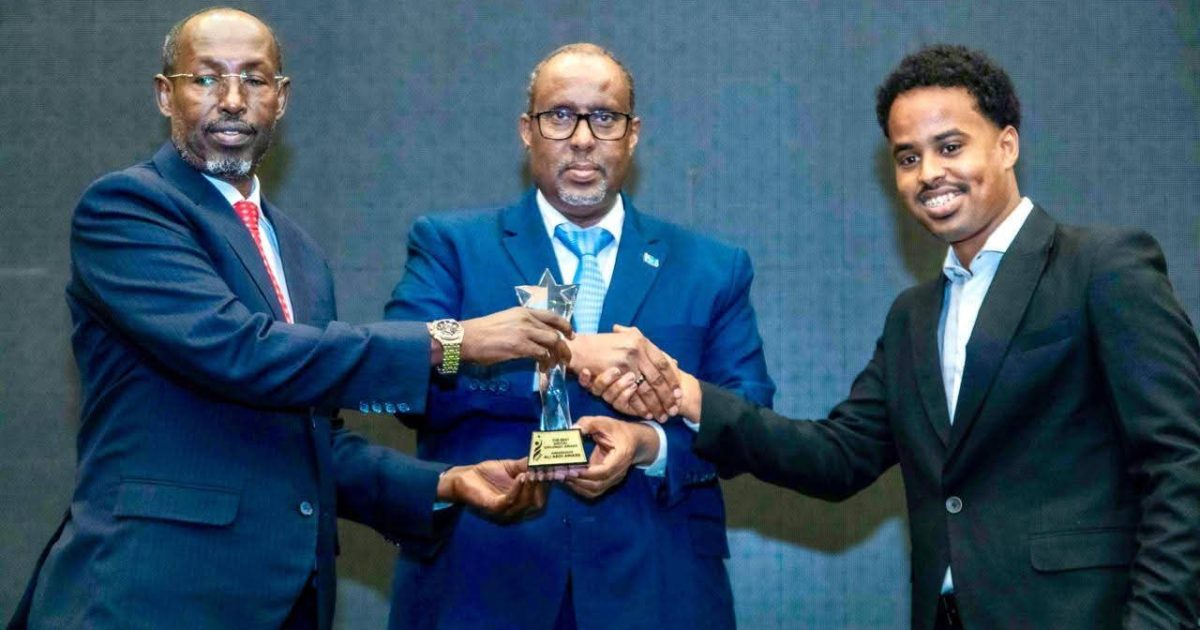 Danjire Cali Cabdi Awaare oo ku guuleystay Danjiraha Sanadka ee Somali Social Media Awards