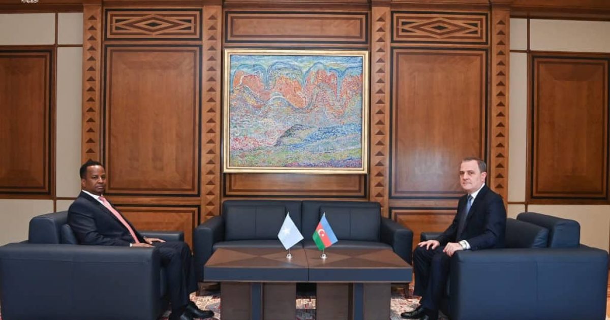 Wasiirka Arrimaha Dibadda oo wadahadal labo geesood ah kula yeeshay Baku dhiggiisa Azerbaijan