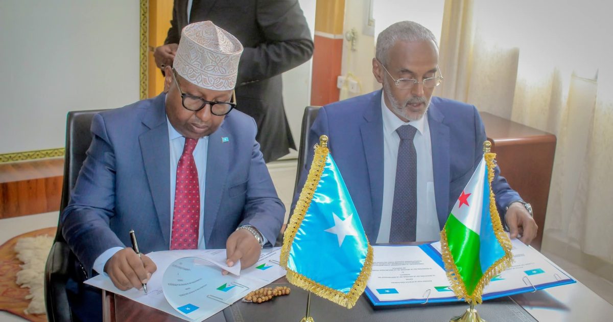 Soomaaliya iyo Jabuuti oo heshiis dhanka Ciidamada ah wada saxiixday
