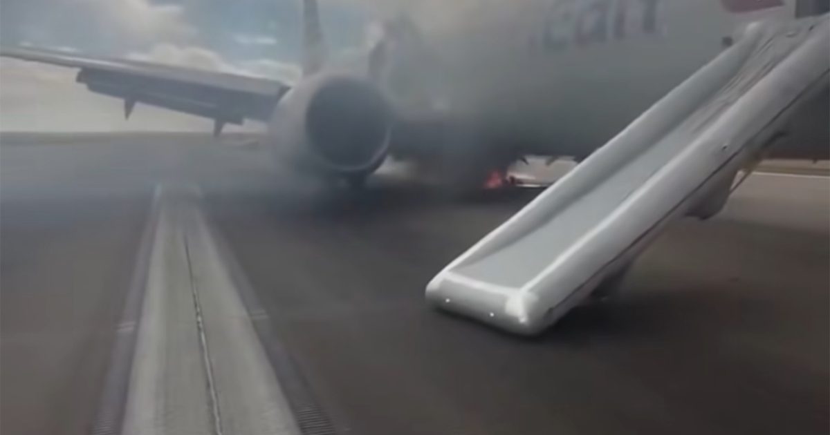 Dab ka kacay diyaarad ay leedahay shirkadda American Airlines