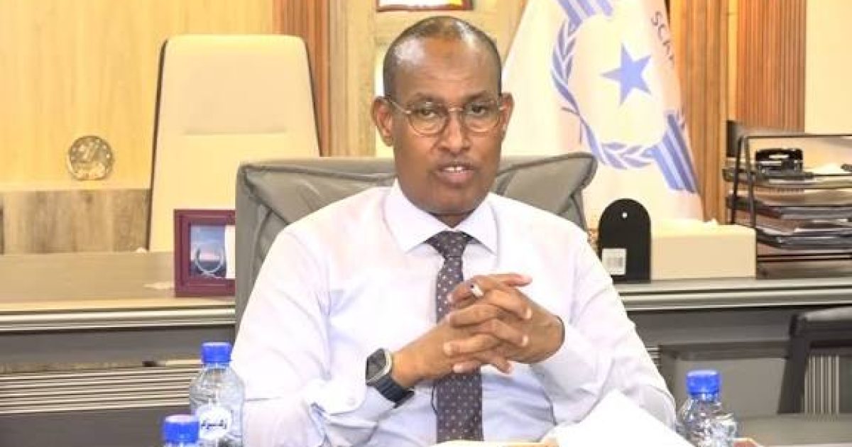 Maareeyaha Hay’adda Duulista Rayidka oo ka warbixiyay diyaarad kusoo dhacday Garoonka Aadan Cadde