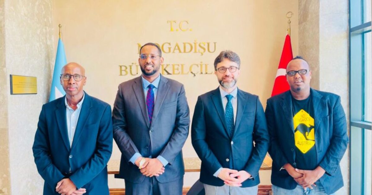 Madaxda Galmudug iyo Safiirka Turkiga oo ka hadlay hagaajinta Kaabayaasha dhaqaalaha