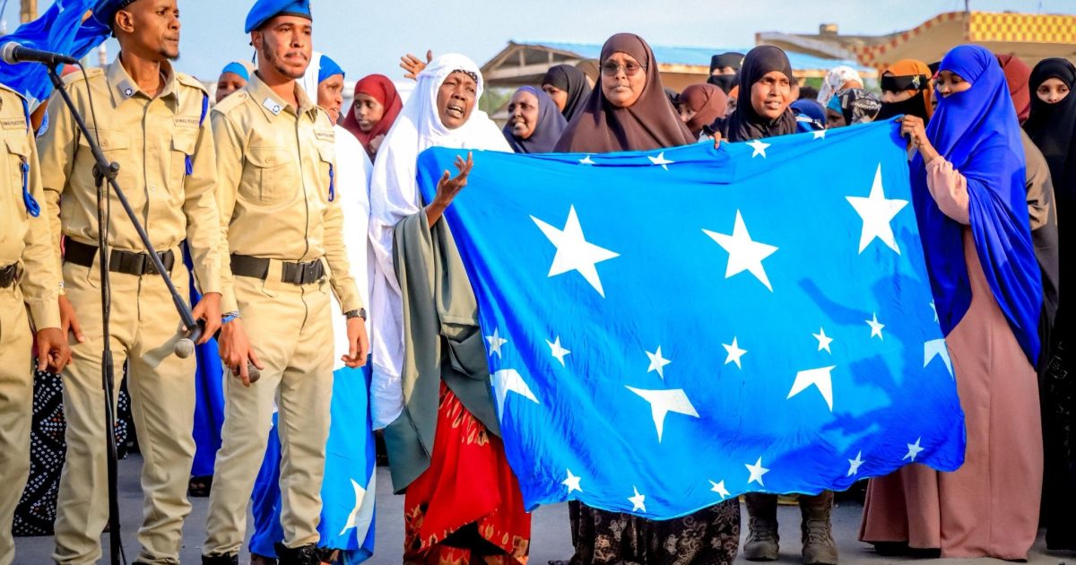 Bandhig lagu xoojinayo is-dhexgalka laamaha ammaanka iyo Bulshada gobolka Banaadir oo lagu qabtay degmada Yaaqshiid