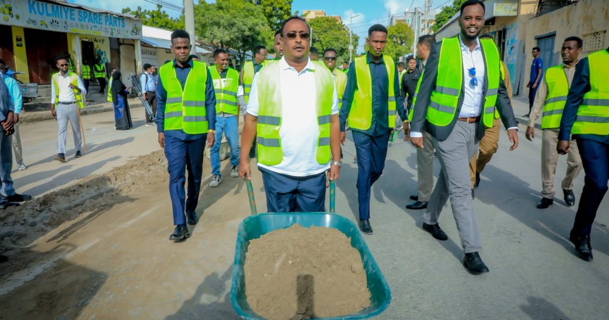 Guddoomiyaha Gobolka Banaadir oo daah furay ololaha Nadaafadda caasimadda 