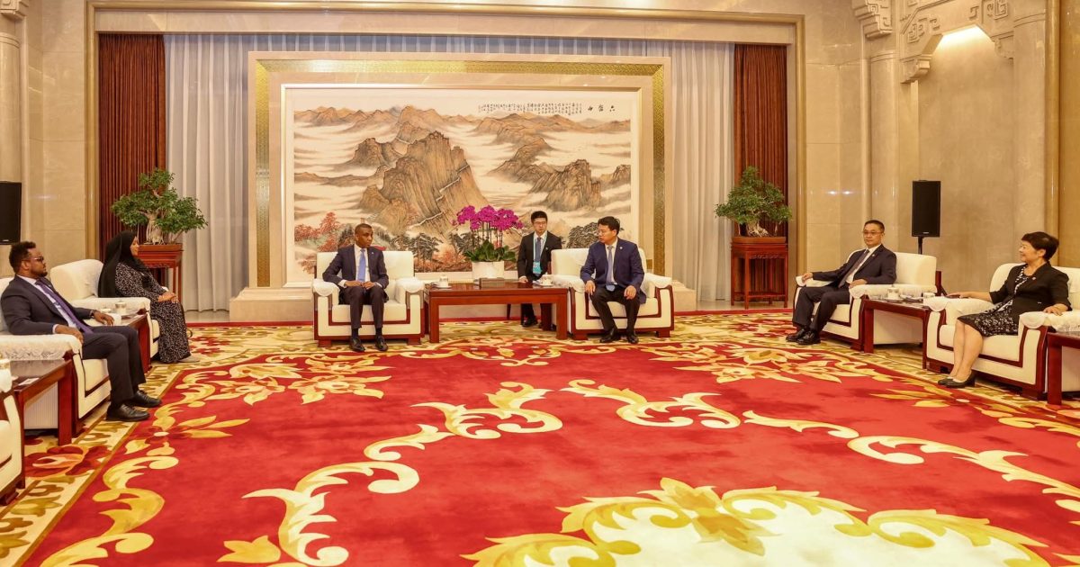 Ra’iisul Wasaare Xamsa oo gaaray dalka Shiinaha