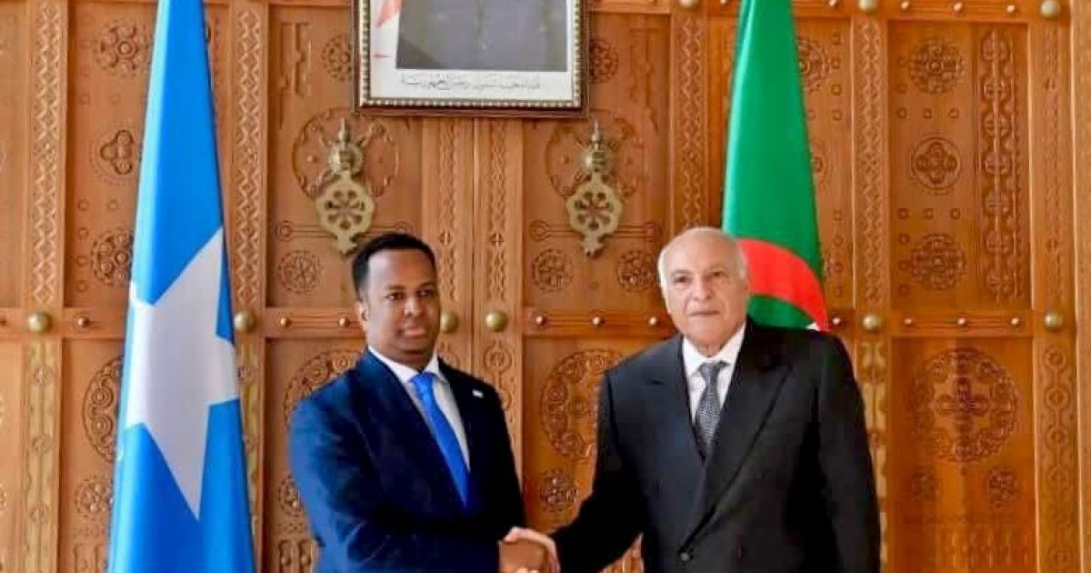 Wasiirka Arrimaha Dibadda Soomaaliya oo kulan la qaatay dhiggiisa Dalka Aljeeriya