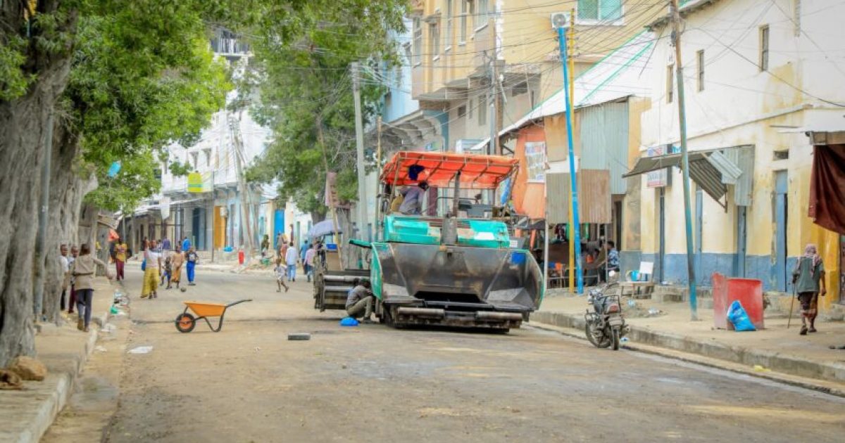 Waddooyinka Muqdisho oo si casri ah loo dhisayo
