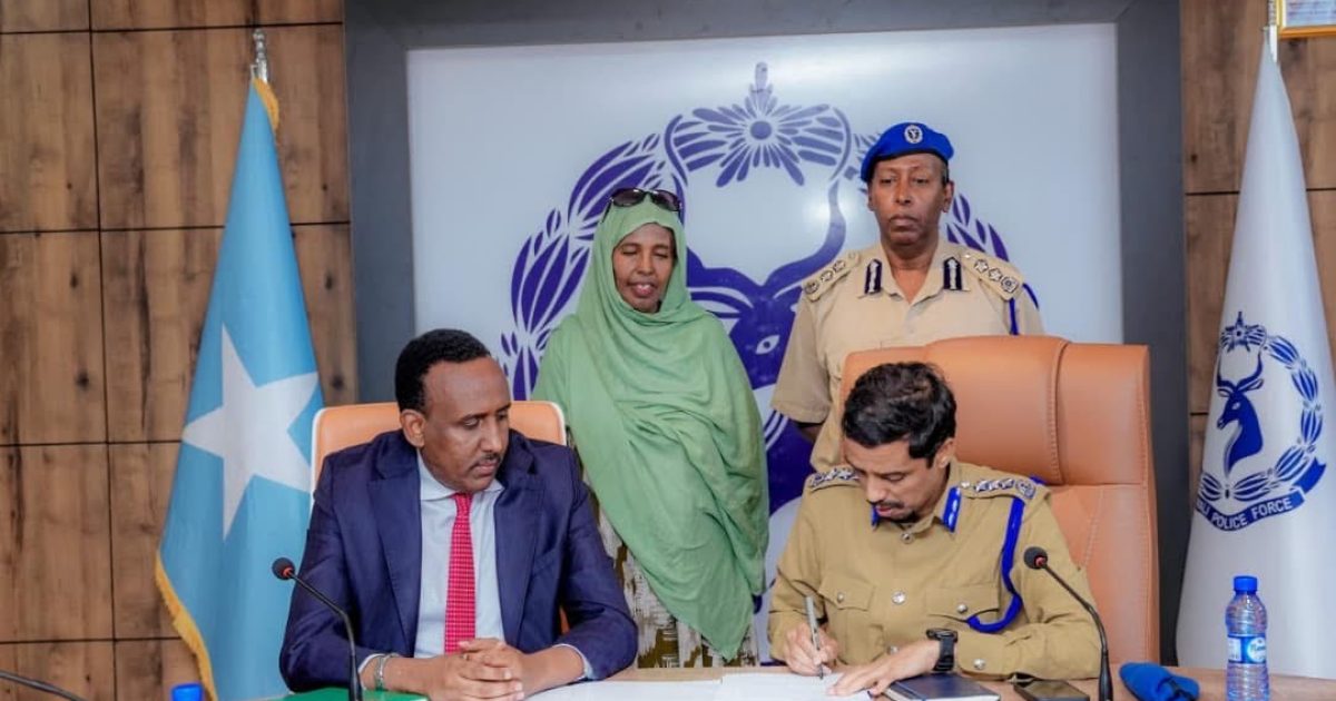 Hay’adda Socdaalka iyo Jinsiyadda Soomaaliya iyo Booliiska Caalamiga ah ee INTERPOL oo kala saxiixday heshiis iskaashi