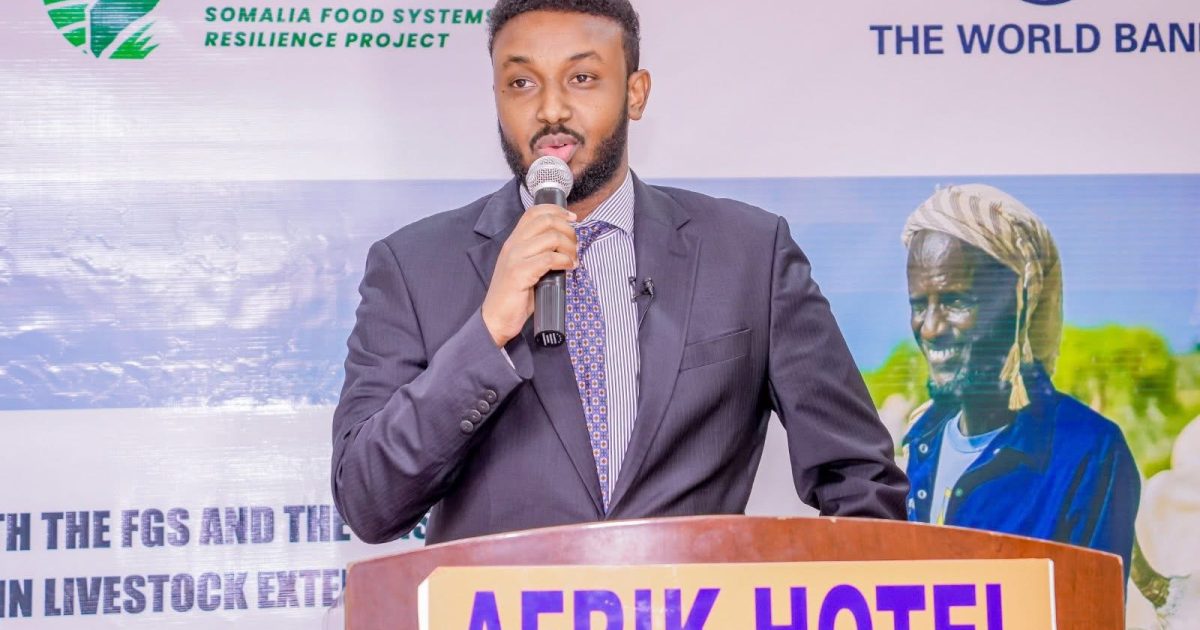 Agaasimaha Guud ee Wasaaradda Xanaanada Xoolaha XFS Oo Daahfuray Shirweynaha Wadatashiga Qaran Ee Tababaridda Khubarada Fidinta Xanaanada Xoolaha