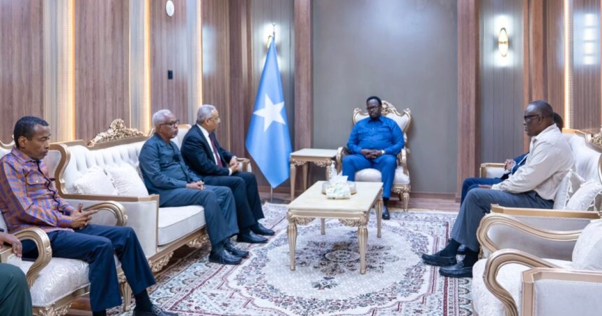Kusimaha Ra’iisulwasaaraha XFS oo kulan la yeeshay Wasiirka Arrimaha Dibadda ee Jabuuti