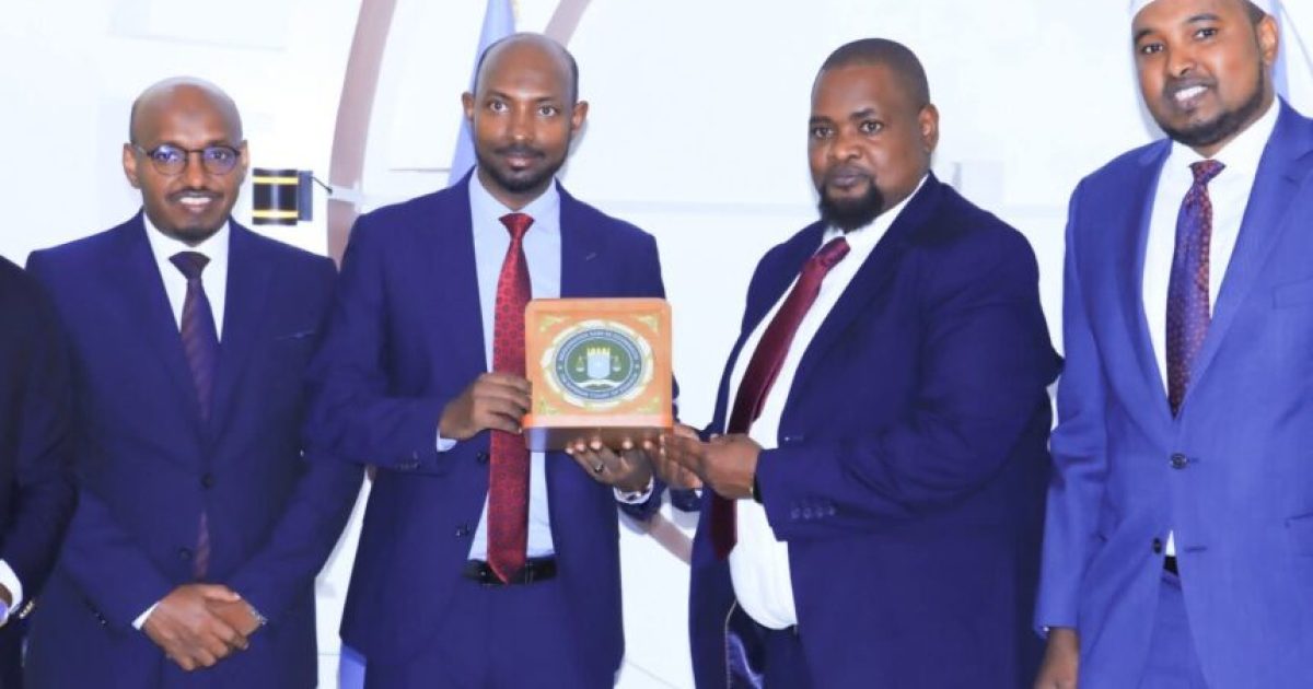 Guddoomiyaha Maxkamadda Sare oo kulan la qaatay ururka Garsooreyaasha Bariga Afrika 