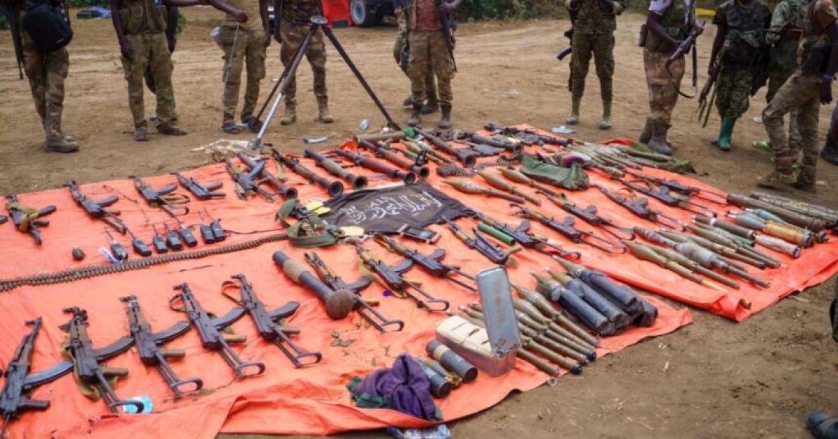 Nooc cusub oo laga helay hubkii laga furtay Shabaabka (WARBIXIN)