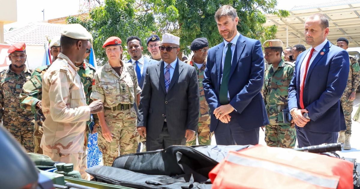 Dowladda oo lagu wareejiyay qalab casri ah oo ka hortagga walxaha qarxa
