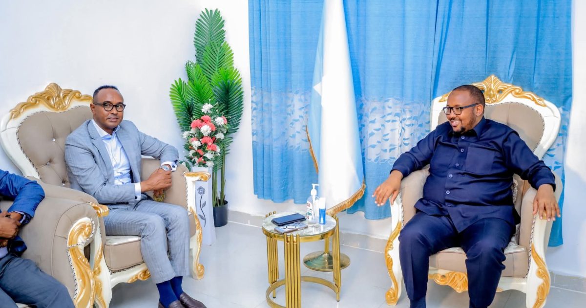 Madaxweynaha Waqooyi Bari oo qaabilay Guddoomiyaha SoDMA iyo Wafdi uu hoggaaminayo