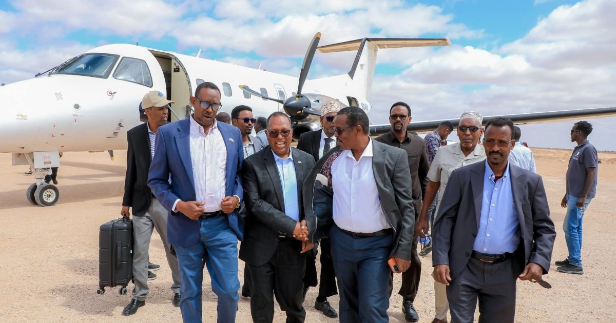 Wasiirka Howlaha Guud XFS iyo wafdi uu hoggaaminayo oo gaaray Dhuusamareeb