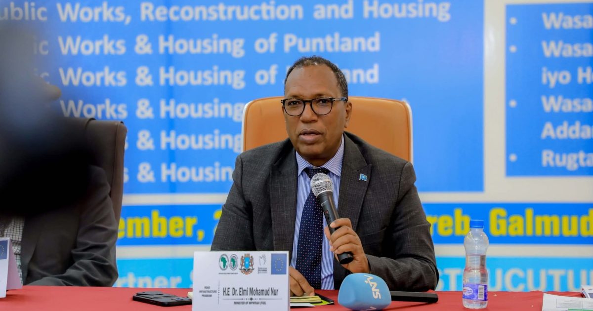 Wasiirka Howlaha Guud XFS oo soo xiray shirka Guddiga sare mashruuca horumarinta waddooyinka