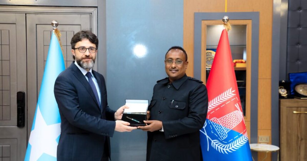 Duqa Muqdisho oo kulan la qaatay Safiirka Turkiga