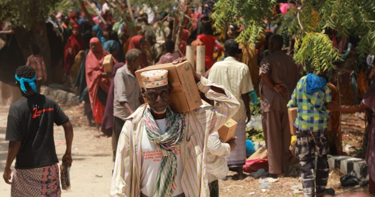 Hay’adaha King Salman, Maxaasin Foundation oo deeq Timir ah ugu deeqay qoysas danyar ah