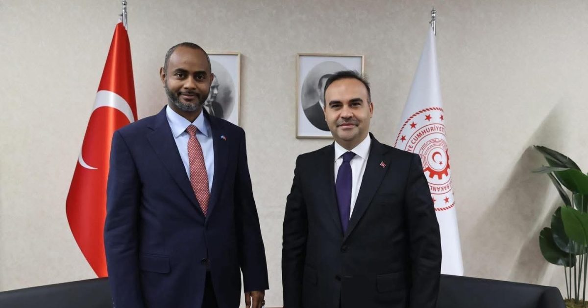 Wasiirka Wasaaradda Dekadaha XFS Oo La Kulmay Wasiirka Dekadaha Ee Dalka Turkiga