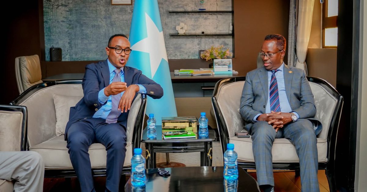 Guddoomiyaha SoDMA iyo Wasiirka Beeraha XFS oo ka wada hadlay dardargelinta Barnaamijka Kaydinta Biyaha ee Jowhar