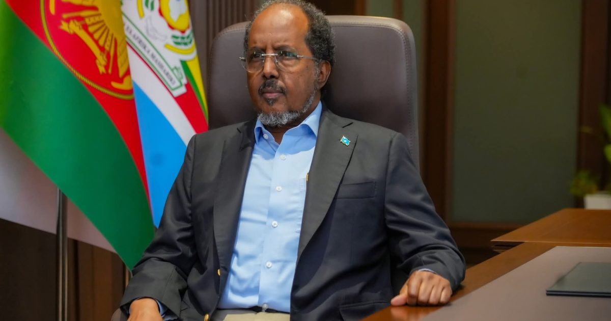 Madaxweyne Xasan Sheekh oo Bogaadiyey Dib ula Wareegidda Maareynta Madaxa-bannaan ee Arrimaha Xuquuqda Aadanaha