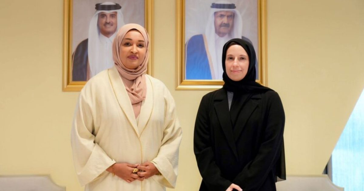 Wasiirka Qoyska oo kulan la qaadatay dhiggeeda dalka Qadar