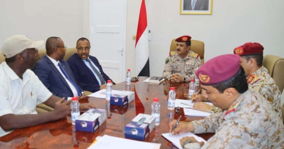 Safiirka JFS ee Dalka Yeman oo la kulmay Wasiirka Gaashaandhigga ee Dalkaas