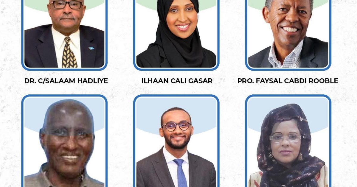 Madaxweyne Xasan Sheekh oo Hambalyo u diray xubnaha Soomaaliya lu matalaya Baarlamaanka Bariga Afrika