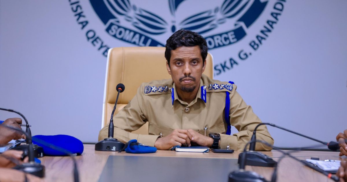 Taliyaha CB Soomaaliyeed oo guddoomiyay kulanka toddobaadlaha ah ee amniga Caasimadda